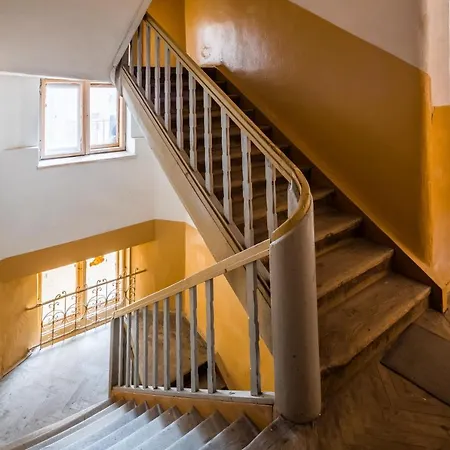 On Lesya Kurbasa 7 *