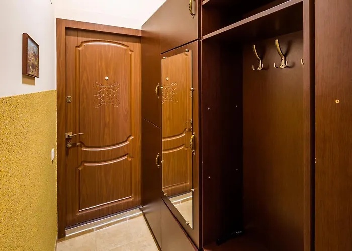 On Lesya Kurbasa 7 *