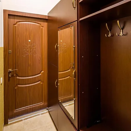 On Lesya Kurbasa 7 *